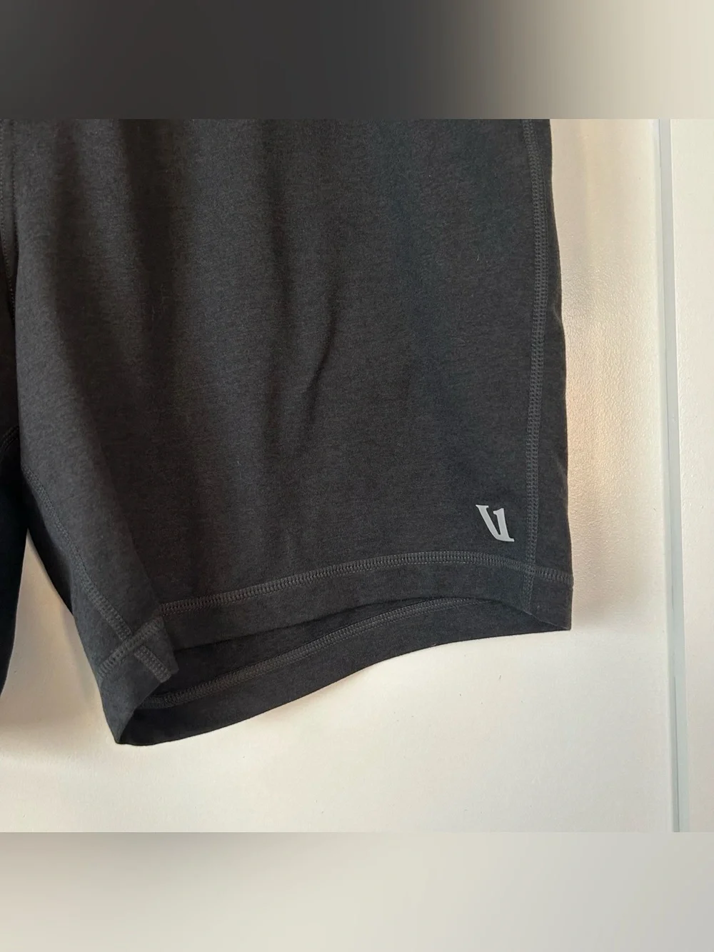 Vuori Ponto Performance Short 7” in Black Heather Size Large